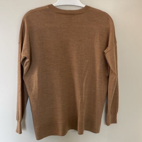 J Crew - camel v-neck sweater- small - Picture 4 of 8